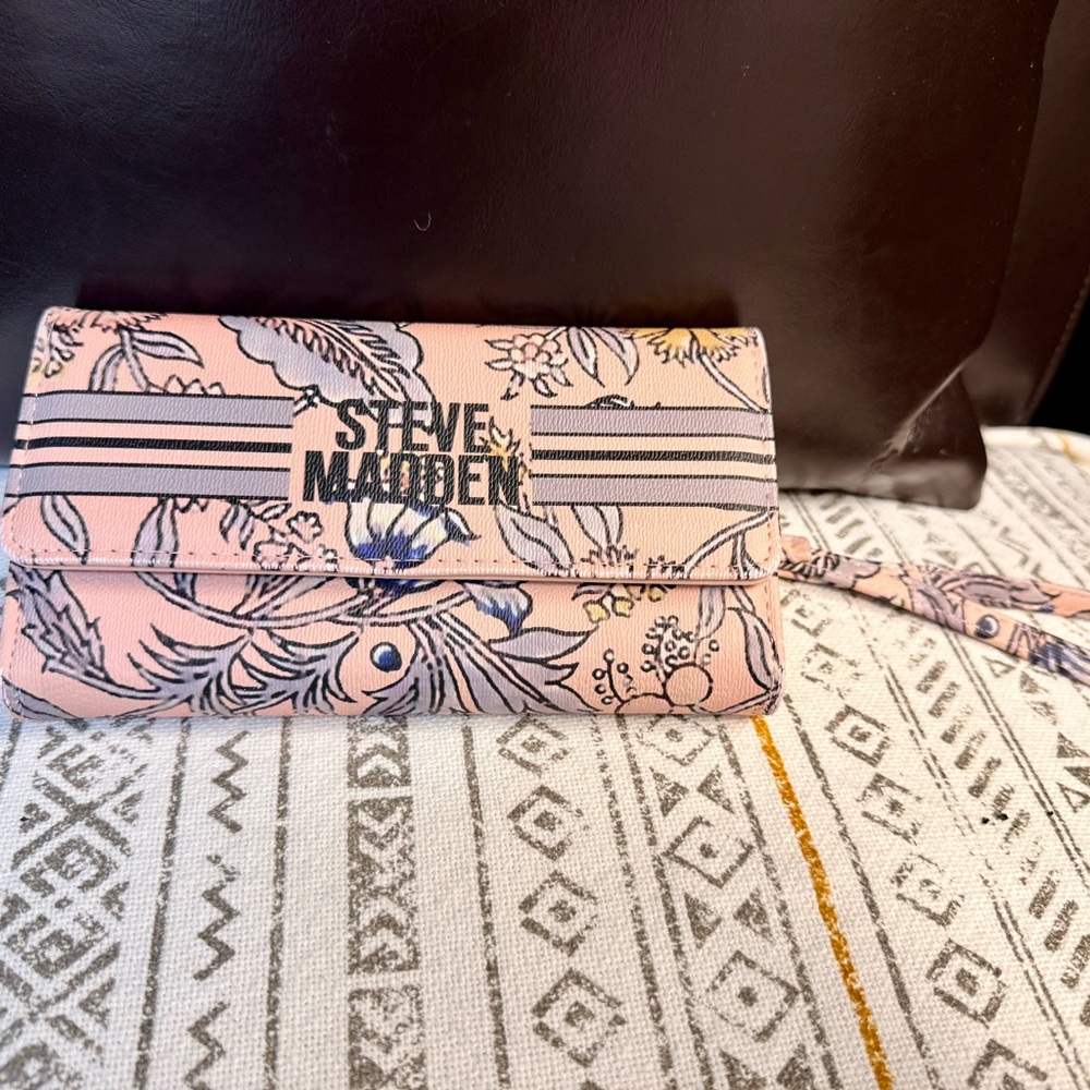 Steve Madden Pink and Black Floral Wallet